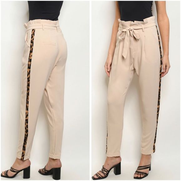 🆕High waisted beige pants w/ leopard print - Picture 3 of 5